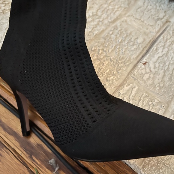 Catherine Malandrino Black Ankle Booties - Picture 2 of 3